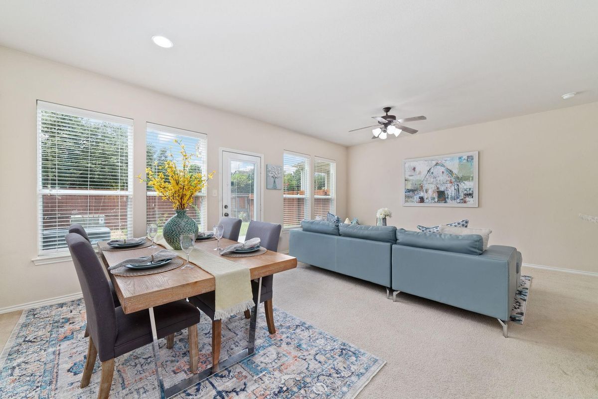 Building Photo - 14923 Tuttle Point Dr