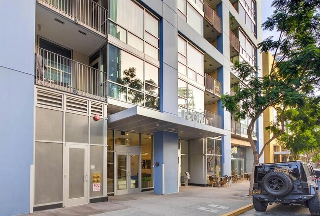 Building Photo - 321 Tenth Ave