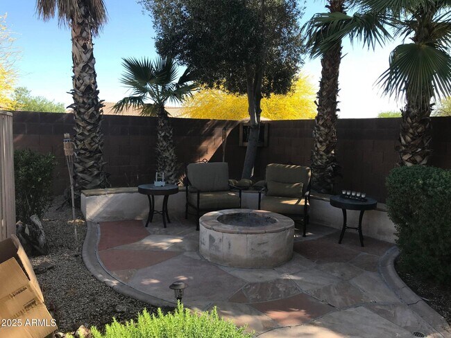 Building Photo - 16804 W Northampton Rd