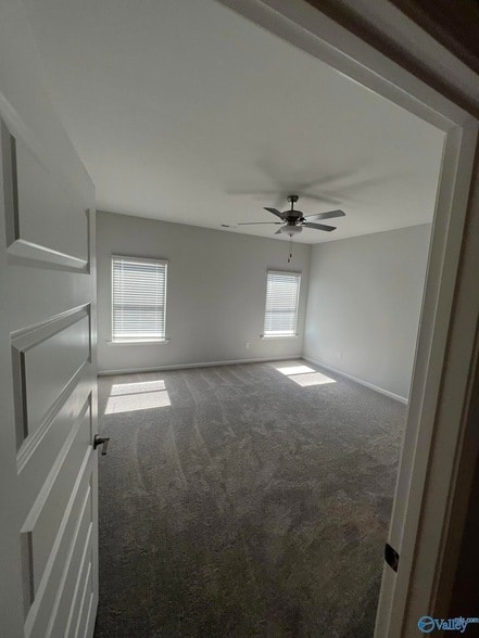 Building Photo - 159 Little Britain St