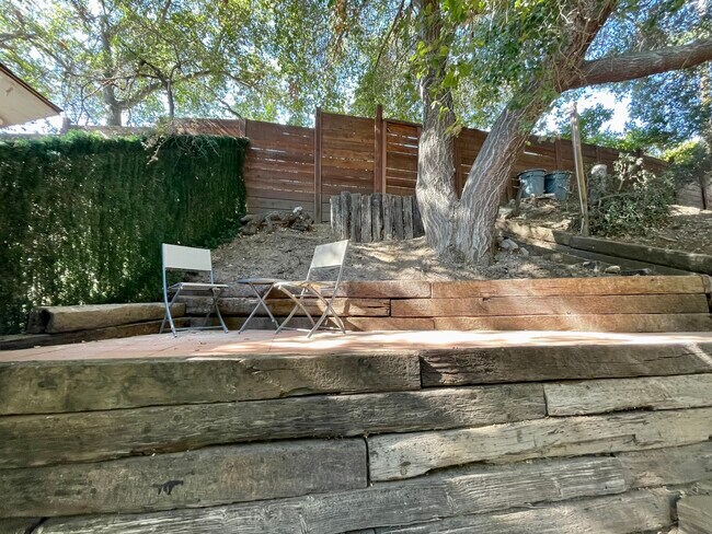 Outside sitting area - 21366 Entrada Rd