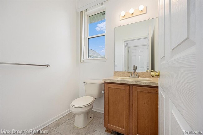 Building Photo - 4899 Green Ct