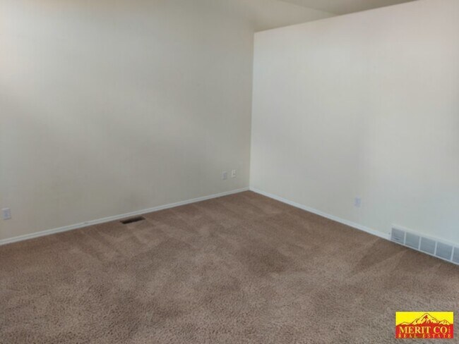 Building Photo - Single Family Home