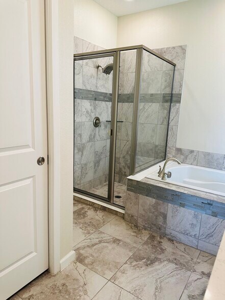 Building Photo - 1818 Black Maple Pl