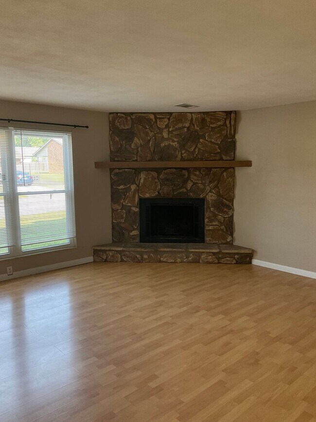 Building Photo - 708 Oxen Dr