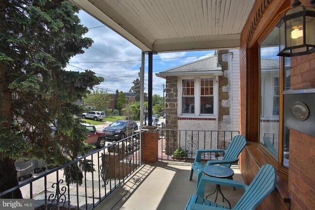 Building Photo - 207 Lauriston St