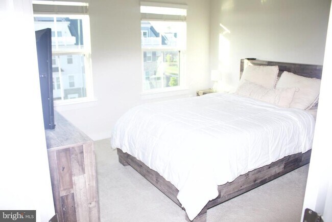 Building Photo - 1697 Dunnington Pl