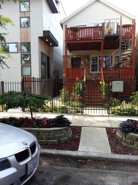 Building Photo - 2115 W Huron St