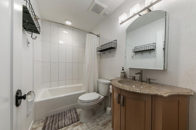 Building Photo - 36 RC