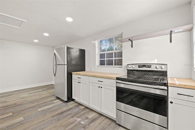 Building Photo - 3817 W Bay to Bay Blvd