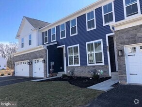 Building Photo - 111 Wynstone Ct