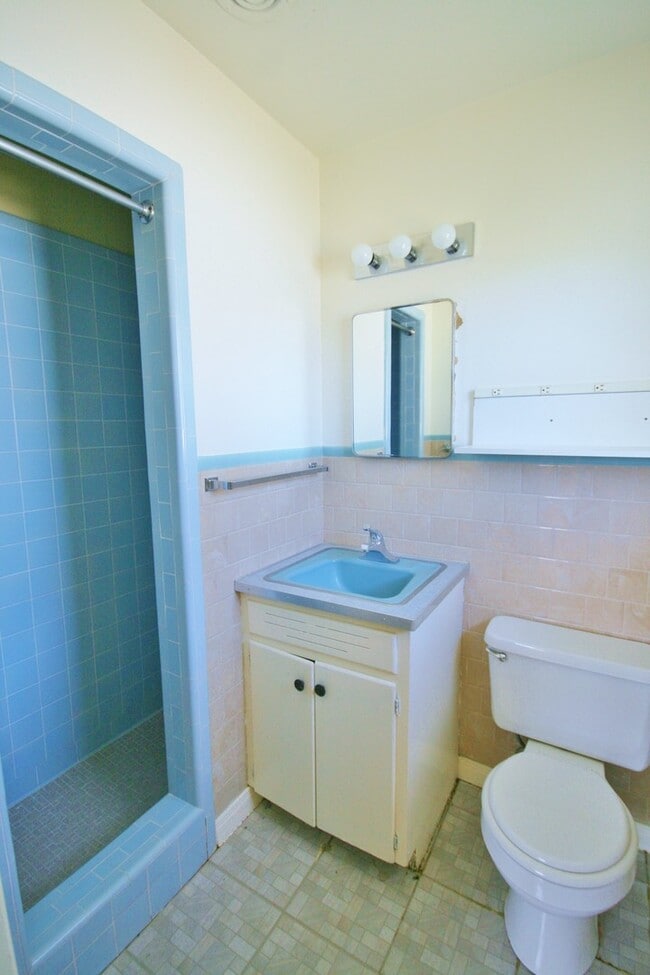 Building Photo - 3 Bed, 2 Bath, Highland School District