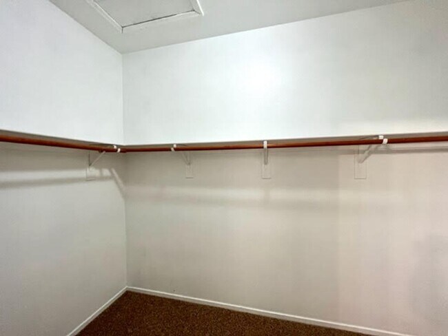 Building Photo - Charming Single Story 3 Bedroom Home