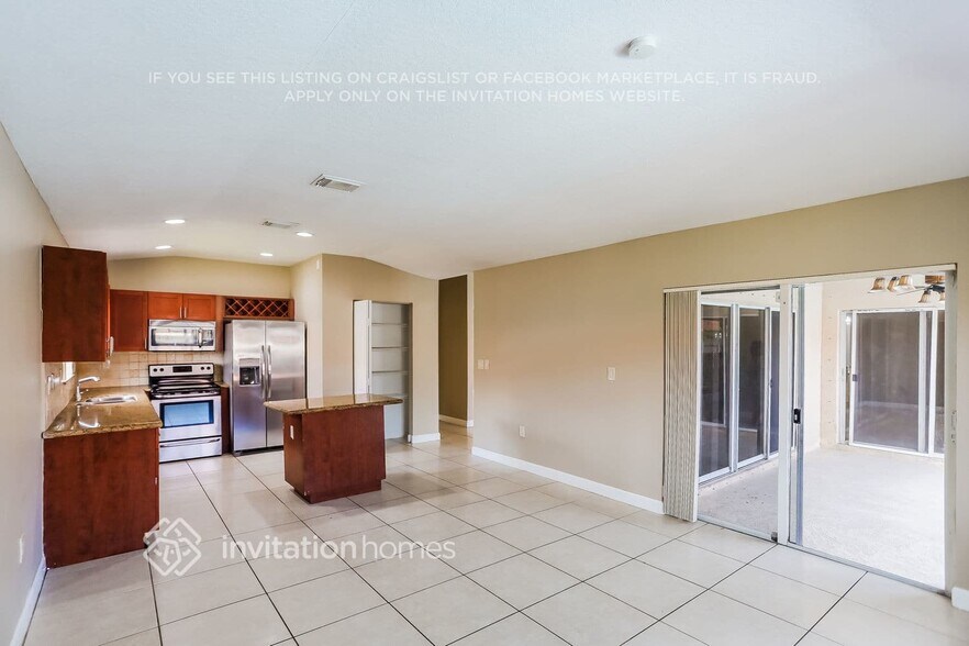Building Photo - 15113 SW 35th Terrace