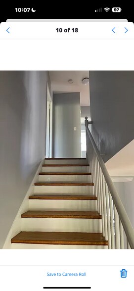 Stairs to 3 bedrooms - 3239 Gunston Rd
