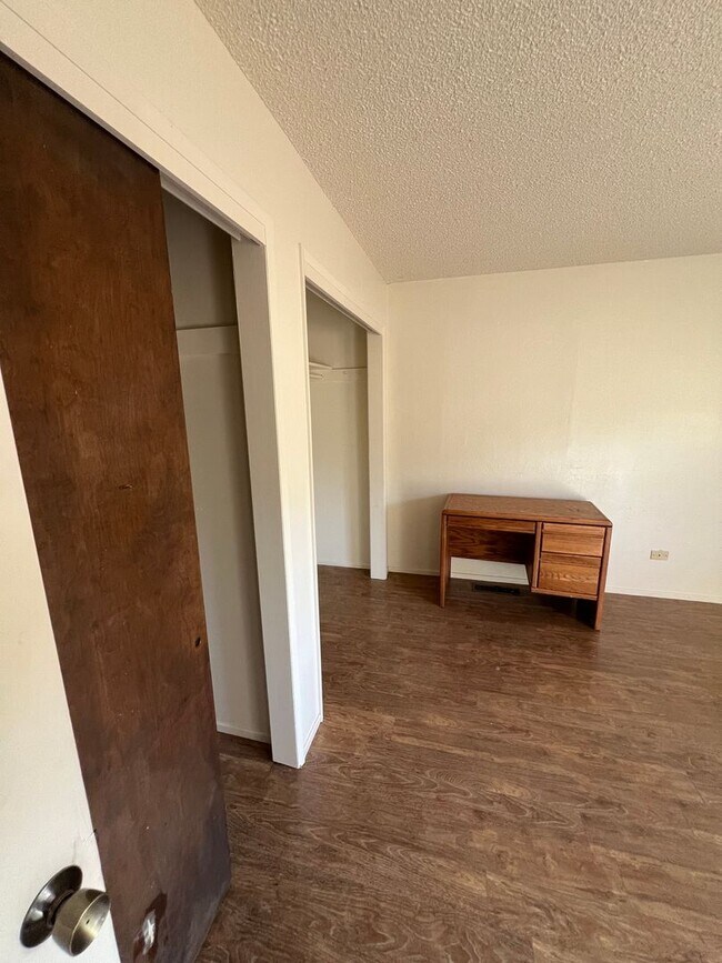 Building Photo - Oroville 4 bed 2 bath 3300sqft country hom...