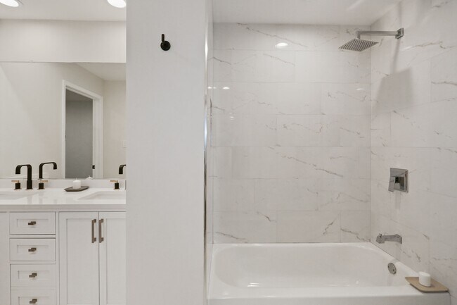 Building Photo - 3309 Wyndham Cir