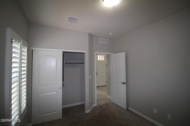 Building Photo - 509 Cedarwood Ave