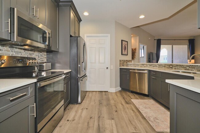 Building Photo - 9190 Southmont Cove