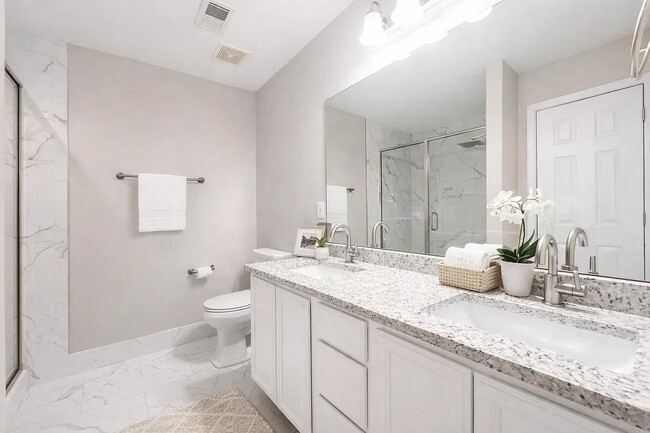 Building Photo - 207 Manitou Way