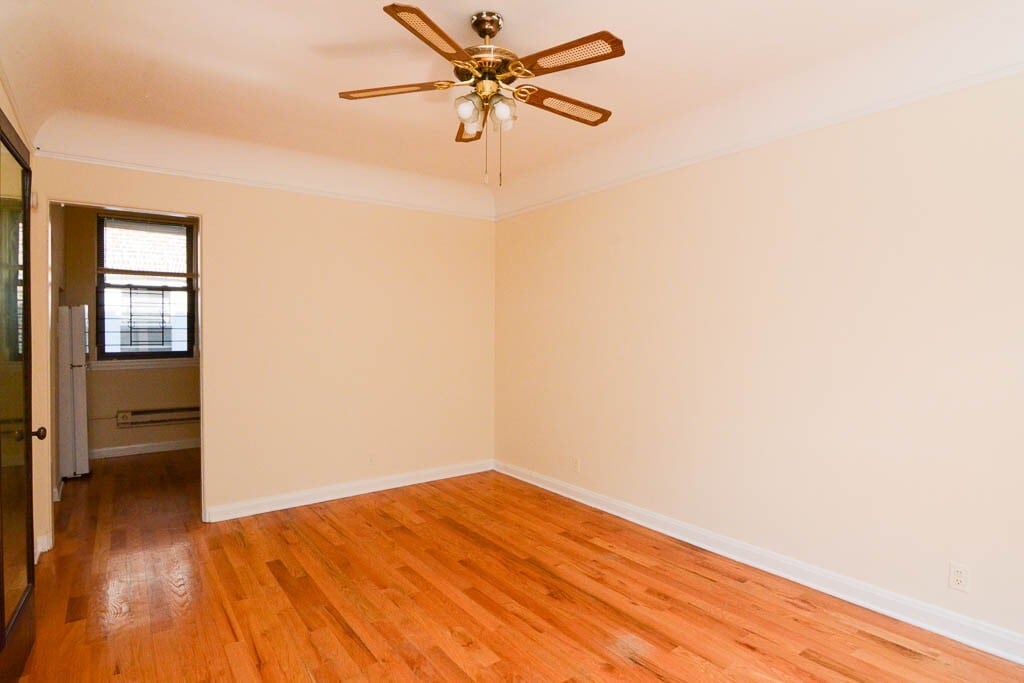 Building Photo - 4211 N Wolcott Ave