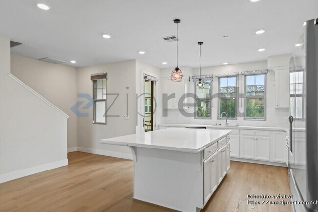 Building Photo - 31 Catania Common