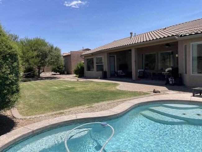 Building Photo - 9649 S San Esteban Dr