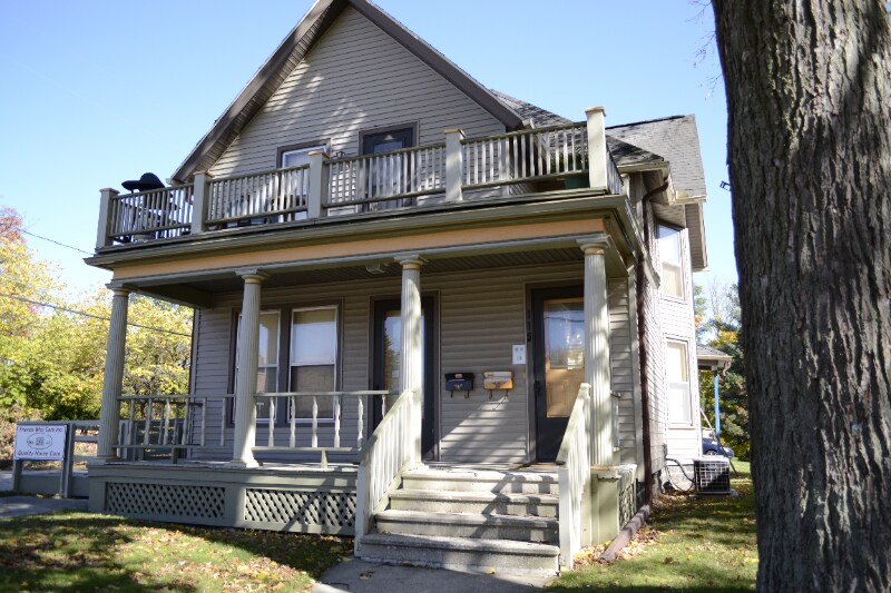 Primary Photo - 115 S W Ave