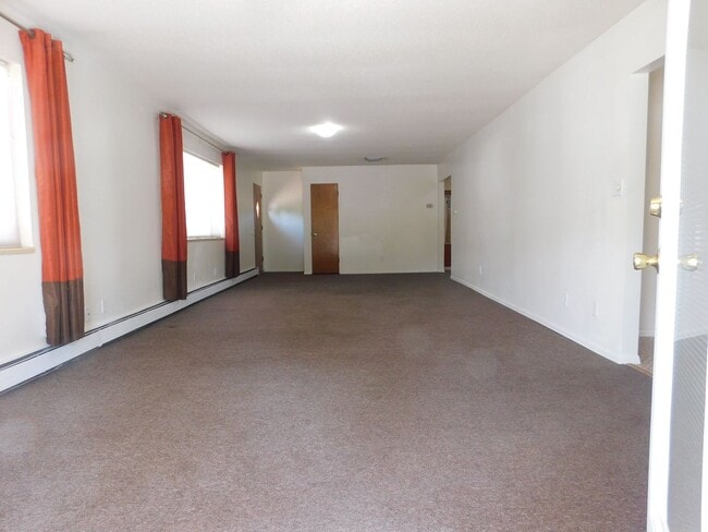 Building Photo - Redlands Home with Great Views
