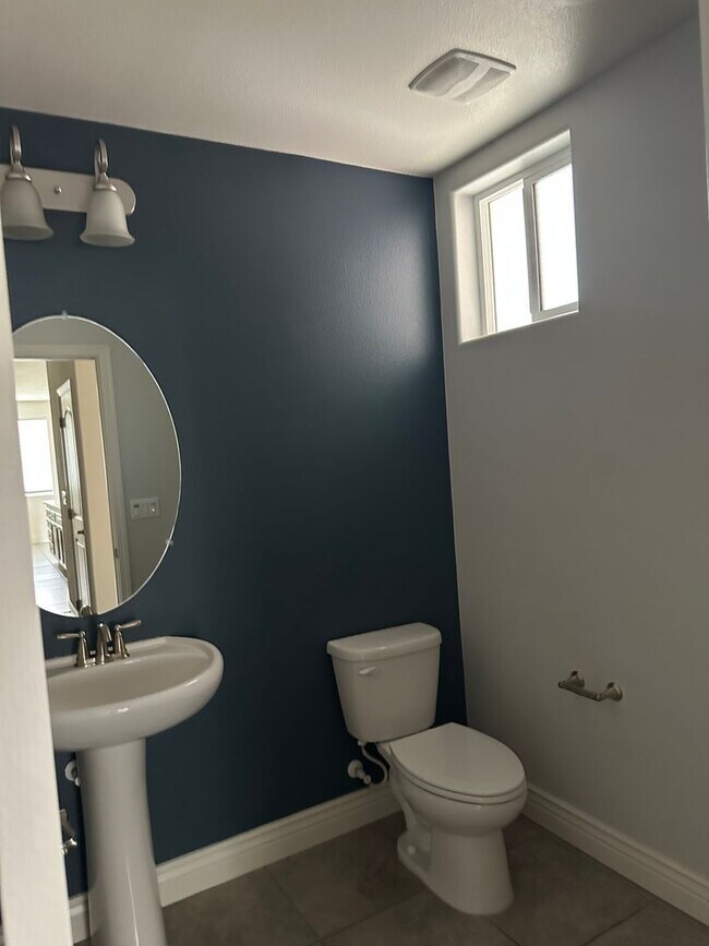 Building Photo - Just reduced! Beautiful home in templeton