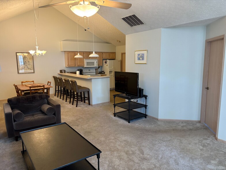 Building Photo - 388 Park Woods Ln