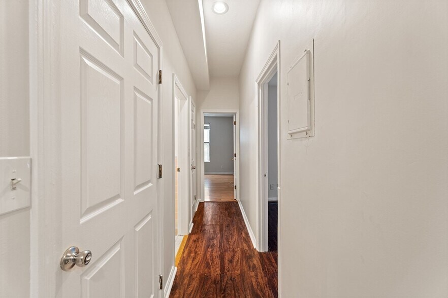 Building Photo - 4 Union Park