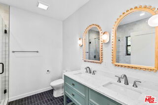 Building Photo - 8587 Rugby Dr