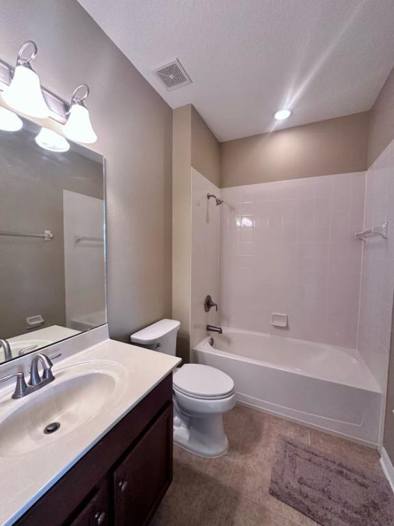 Building Photo - 15247 Montesino Dr