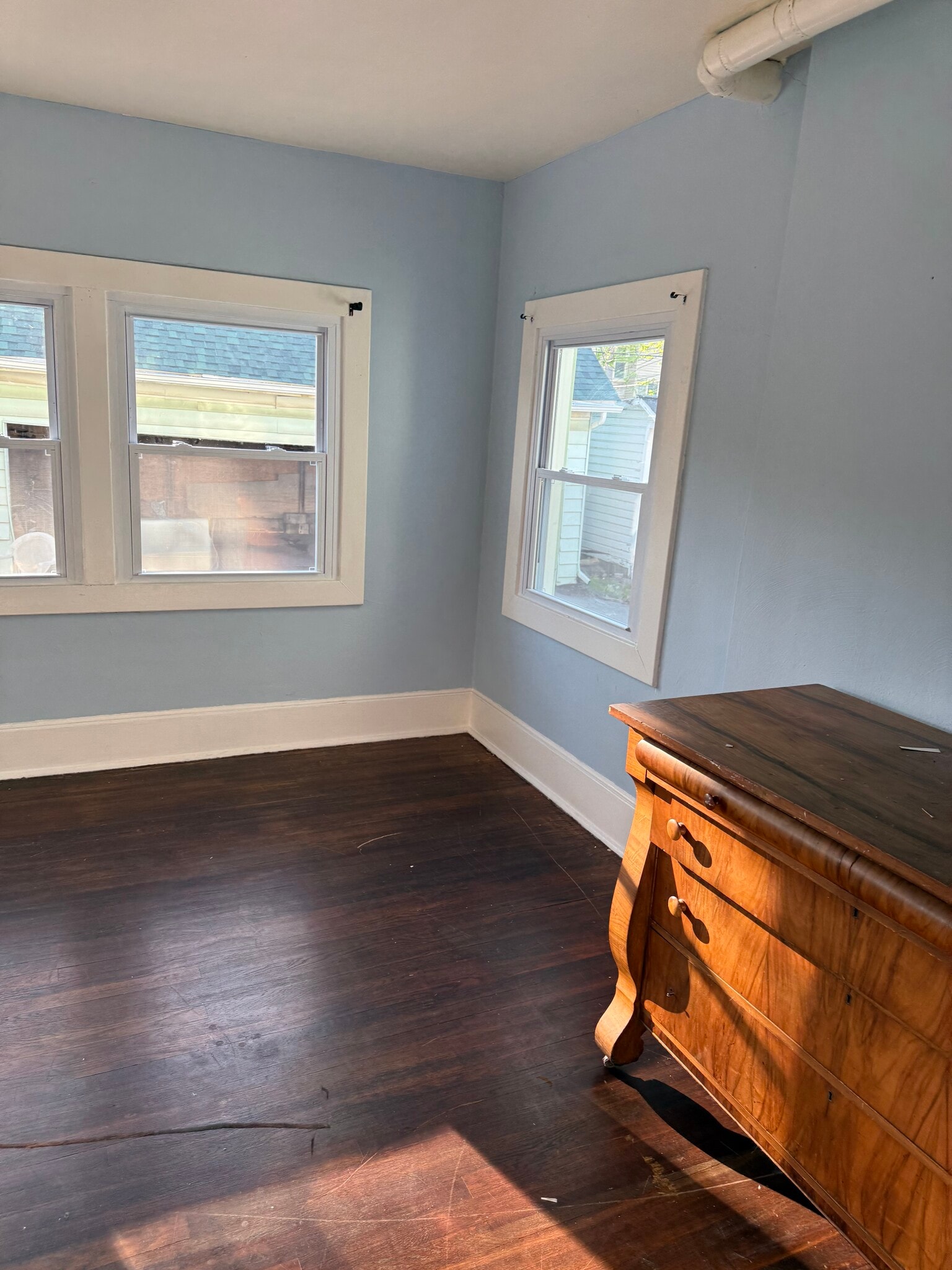 Building Photo - 1324 W 108th St