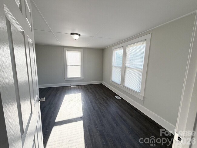 Building Photo - 1750 Patterson St