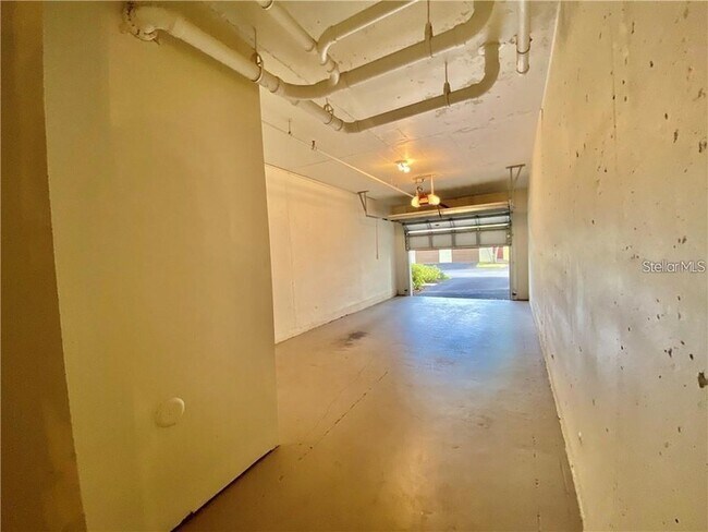 Building Photo - 5655 Bentgrass Dr