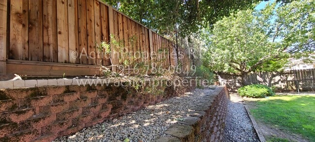 Building Photo - Woodcreek, West Roseville Single Story, , 4 Bed 2 Bath Large yard with Covered Patio and Shed wit...