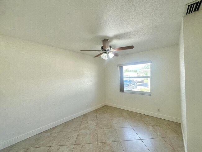 Building Photo - 3434 State St