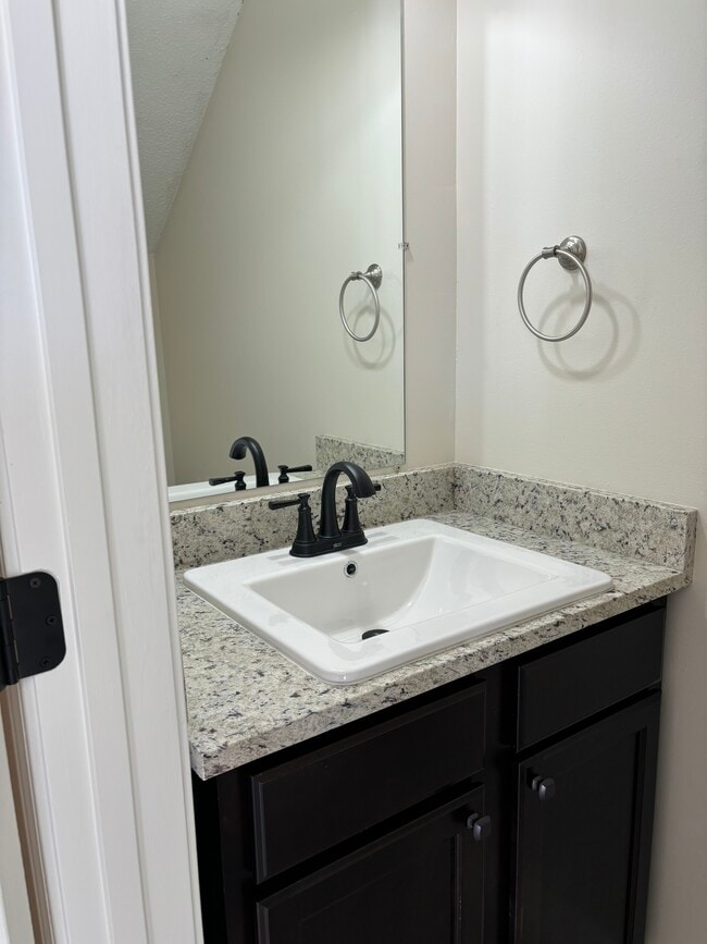 Building Photo - 4513 Tabony St