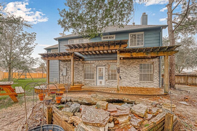 Building Photo - 5815 Henniker Dr