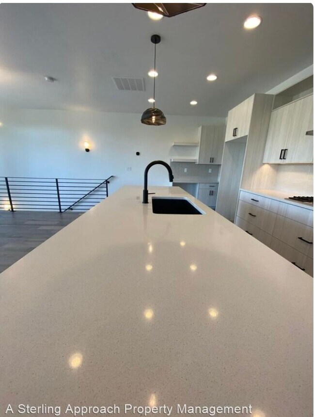 Building Photo - Close to Micron! Luxury Town Home With Two...
