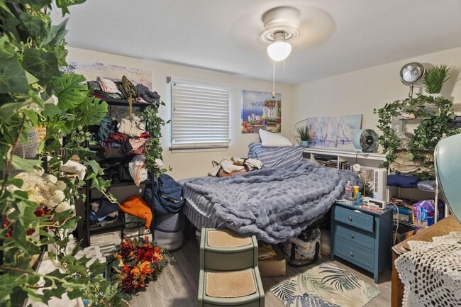 Building Photo - 916 NE 11th St