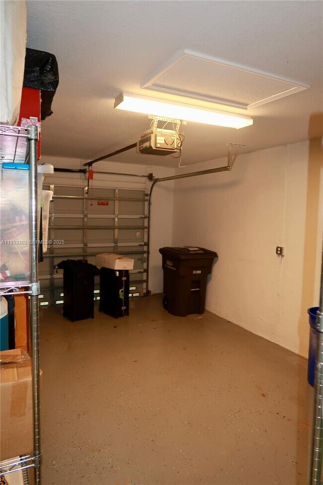 Building Photo - 9778 Bowline Dr