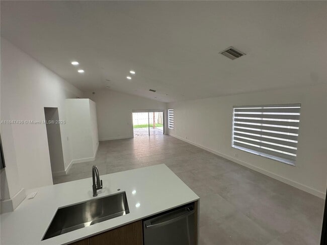Building Photo - 591 Talavera Rd