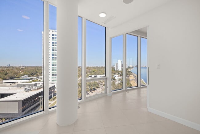 Building Photo - 2900 W Bay to Bay Blvd