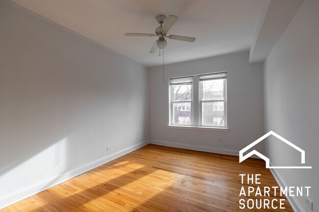 Building Photo - 2004 W Jarvis Ave