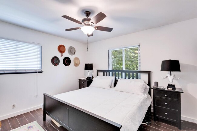 Building Photo - 908 Hermitage Dr