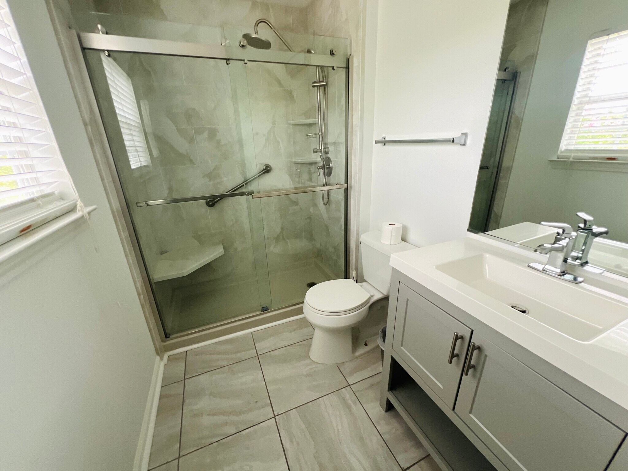 Guest bathroom - 1732 Pryor Rd SW