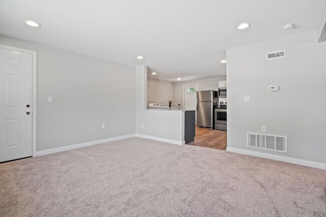 Building Photo - 117 Walnut St